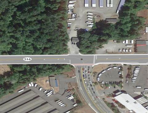 An aerial view of SR 516 at Covington Way. The graphic shows a busy, 4-way intersection with multiple turning lanes in most directions. 