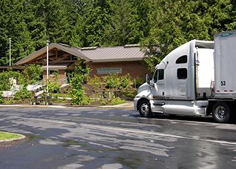 Photo of Toutle River safety rest area on southbound I-5