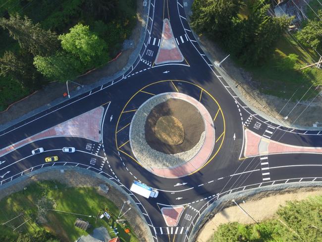 Aerial image of a multilane spiral roundabout.
