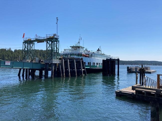 Ferry Tillikum docked at Friday Harbor